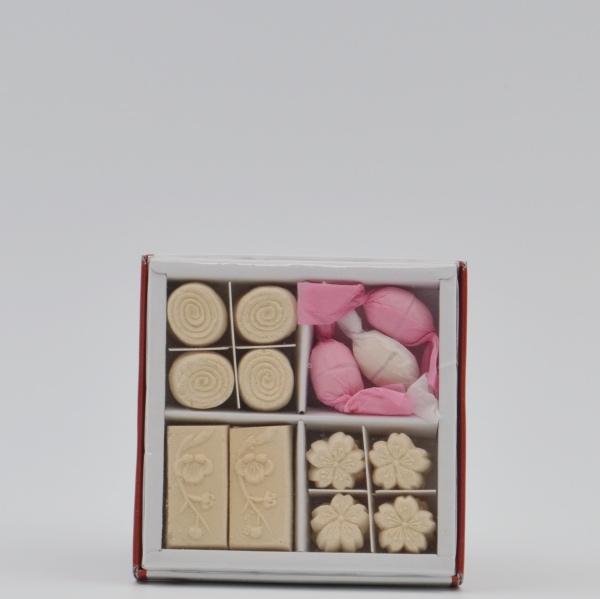 Wasanbon Higashi Schachtel mit 4 Arten Pastillen